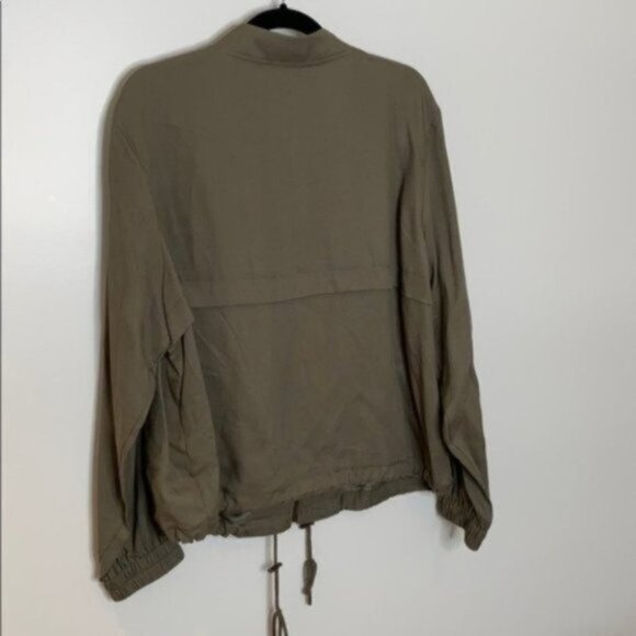 Addition Elle Women Dusty Green Solid Cropped Bomber Jacket Plus Size 2X - Picture 9 of 12